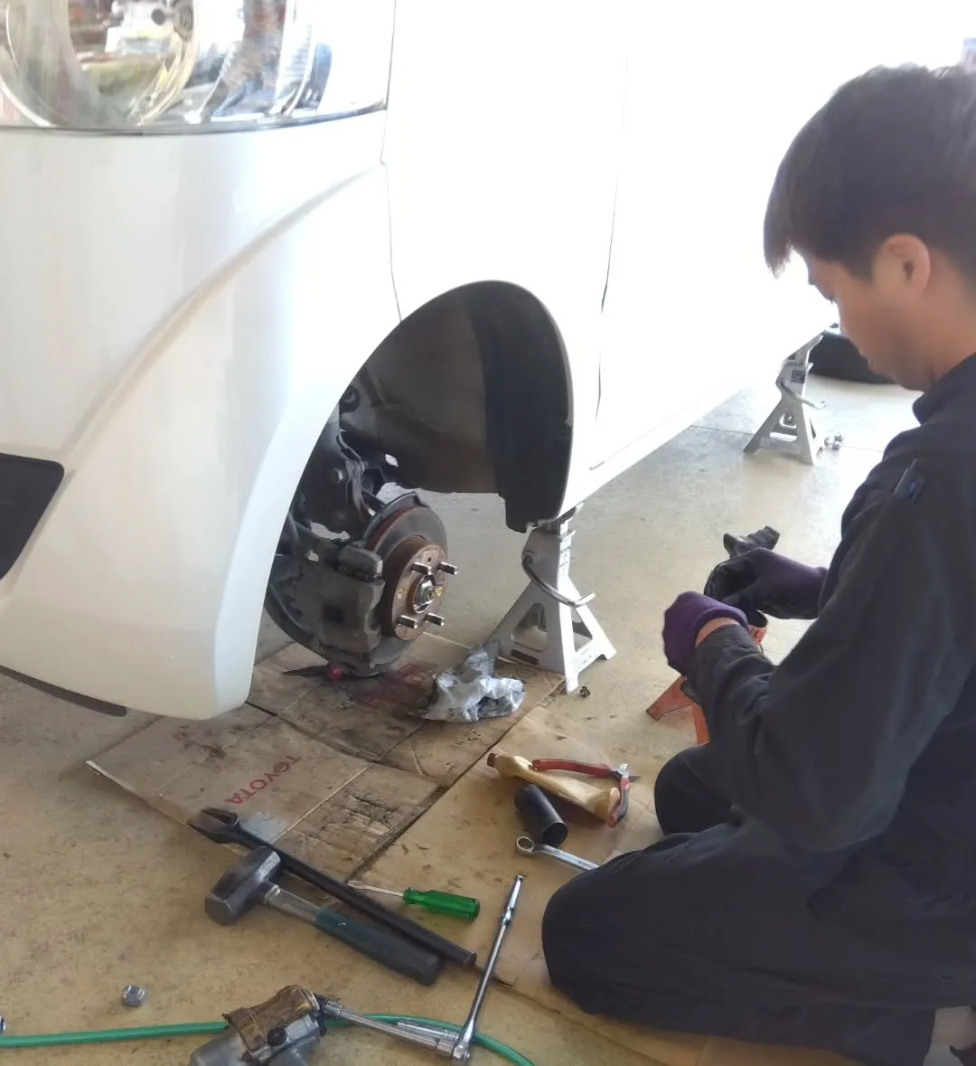 トヨタのプリウスを車検でお預かりしました!車検もシンワにお任...