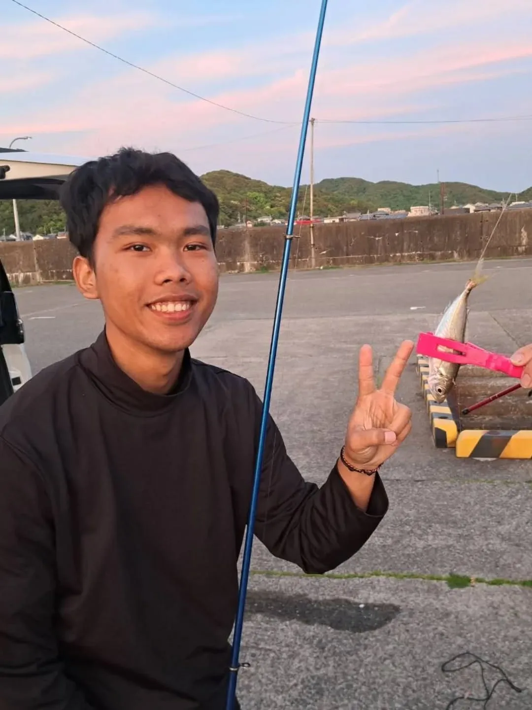 休日は釣りを楽しむカーサービスシンワです😆